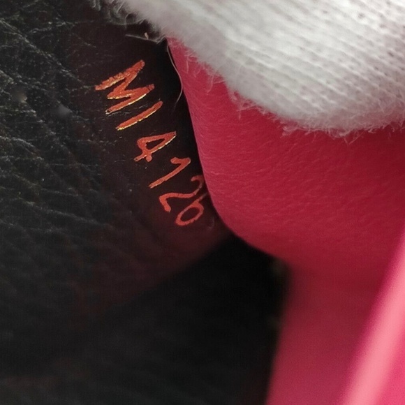 Louis Vuitton Taurillon Noir Capucines Wallet - Picture 13 of 14